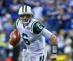 Mark Sanchez - actionshot photo