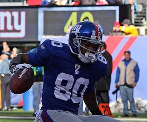 Victor Cruz - actionshot photo