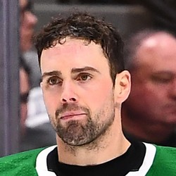 Dan Hamhuis