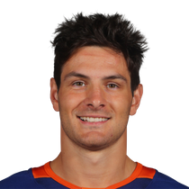 Mathew Barzal grabs power play assist in Islanders win photo